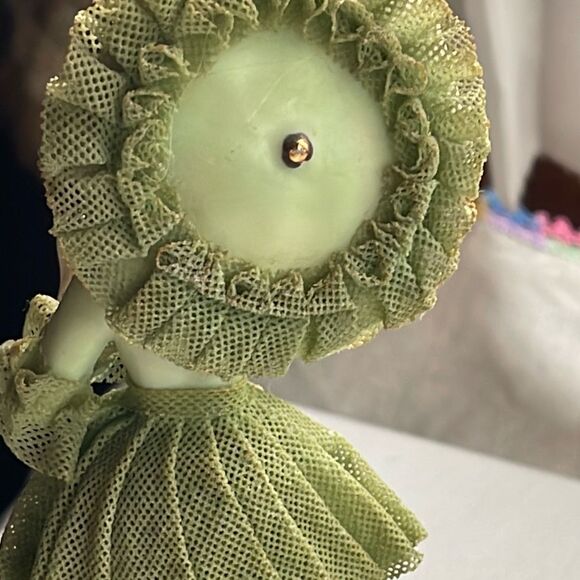 Vintage Victorian starched lace figurine  porcelain - Picture 8 of 12